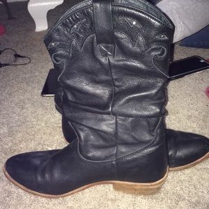 no really sure of the brand. 80% authentic leather